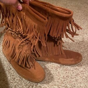 Fringe boots